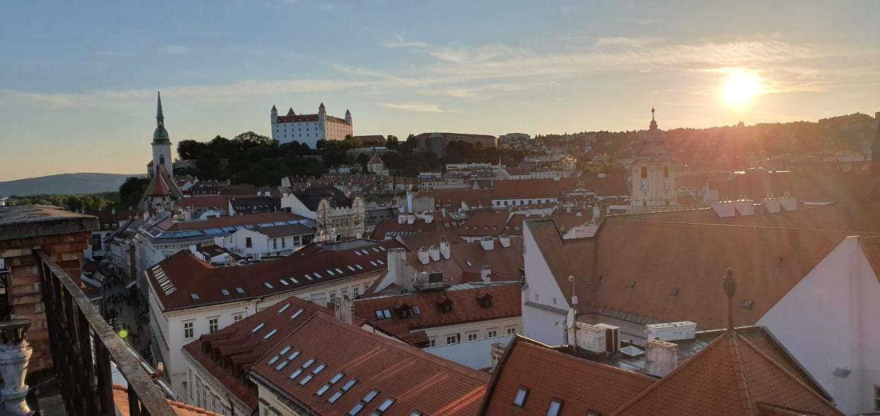 Le Monde Apartment Bratislava - Amazing 5Bdr In Downtown מראה חיצוני תמונה