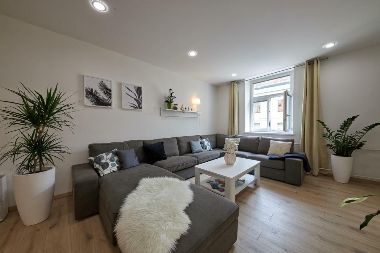 Le Monde Apartment Bratislava - Amazing 5Bdr In Downtown מראה חיצוני תמונה