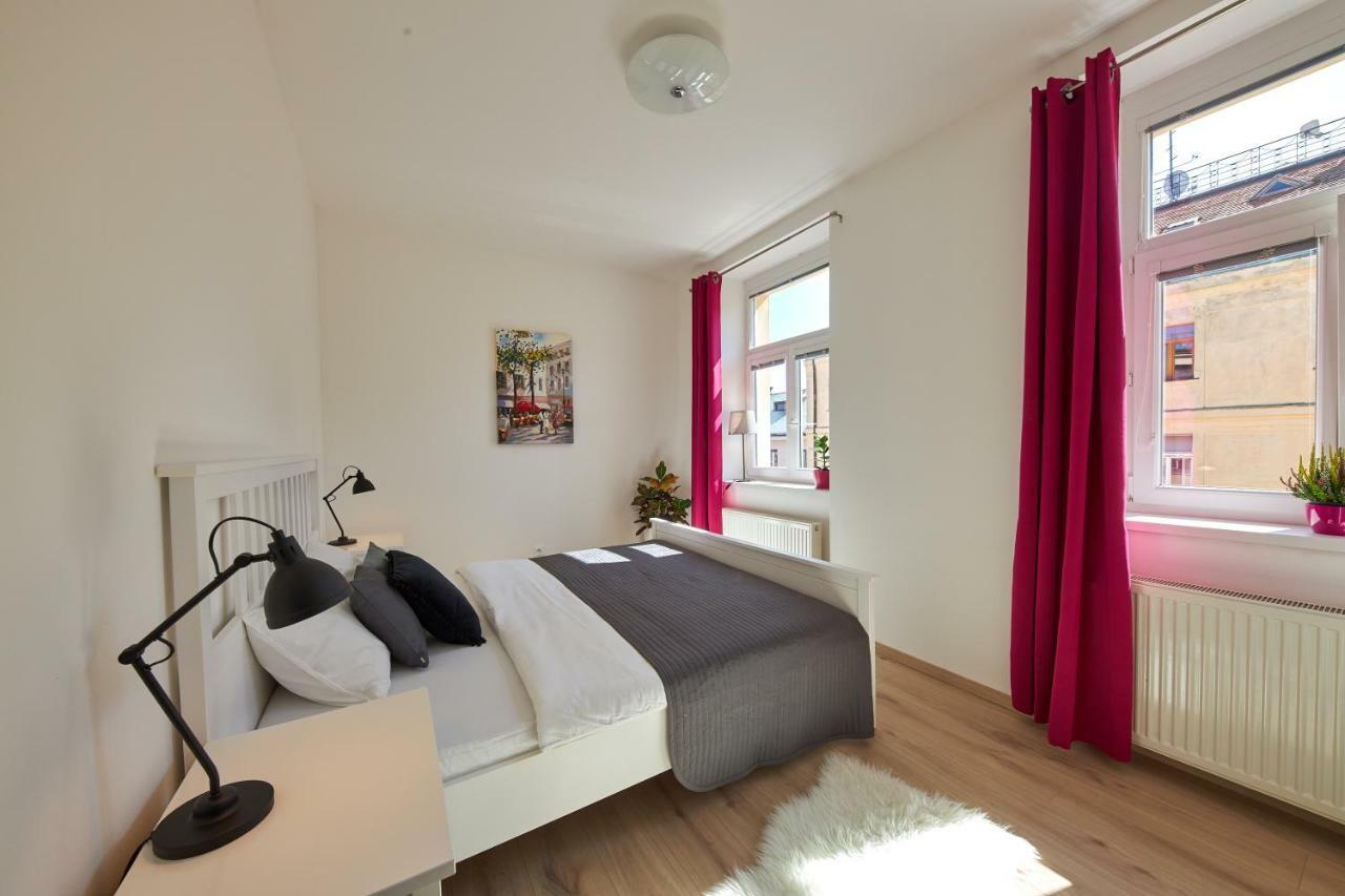 Le Monde Apartment Bratislava - Amazing 5Bdr In Downtown מראה חיצוני תמונה