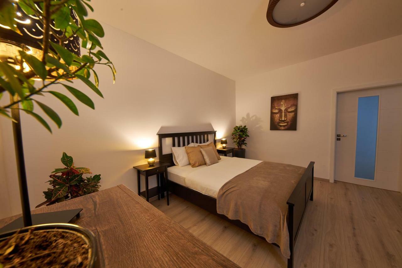 Le Monde Apartment Bratislava - Amazing 5Bdr In Downtown מראה חיצוני תמונה