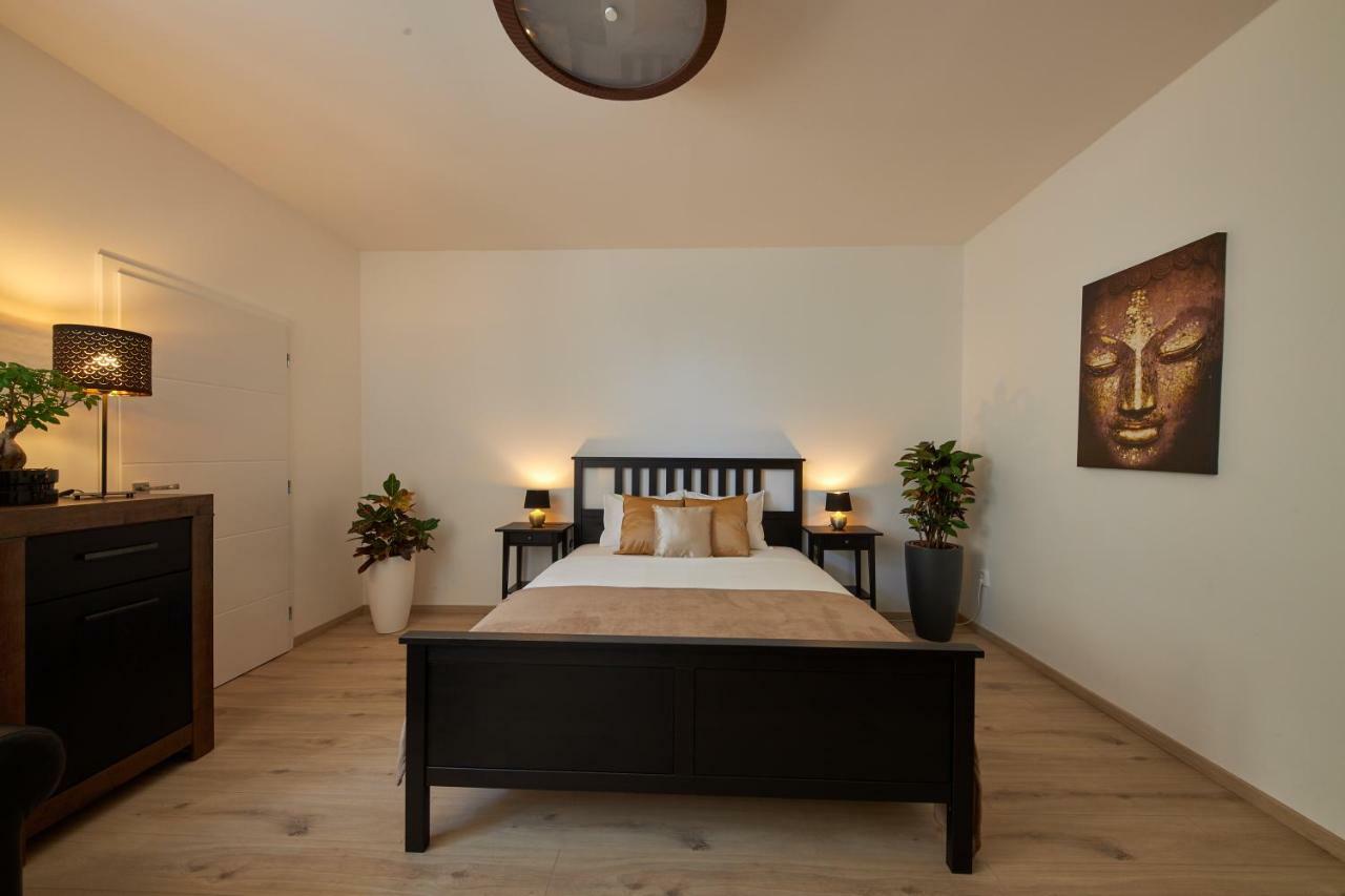 Le Monde Apartment Bratislava - Amazing 5Bdr In Downtown מראה חיצוני תמונה