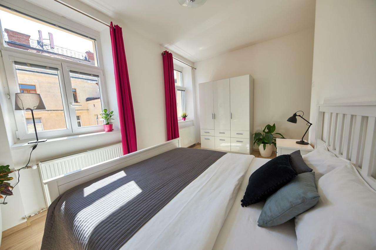 Le Monde Apartment Bratislava - Amazing 5Bdr In Downtown מראה חיצוני תמונה