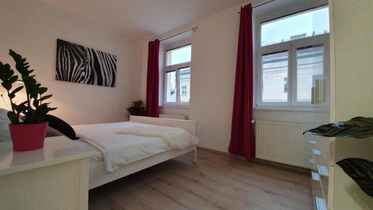 Le Monde Apartment Bratislava - Amazing 5Bdr In Downtown מראה חיצוני תמונה
