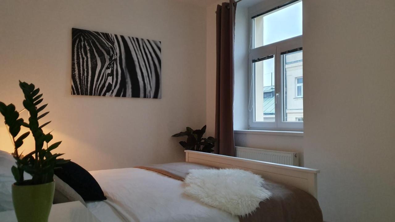 Le Monde Apartment Bratislava - Amazing 5Bdr In Downtown מראה חיצוני תמונה